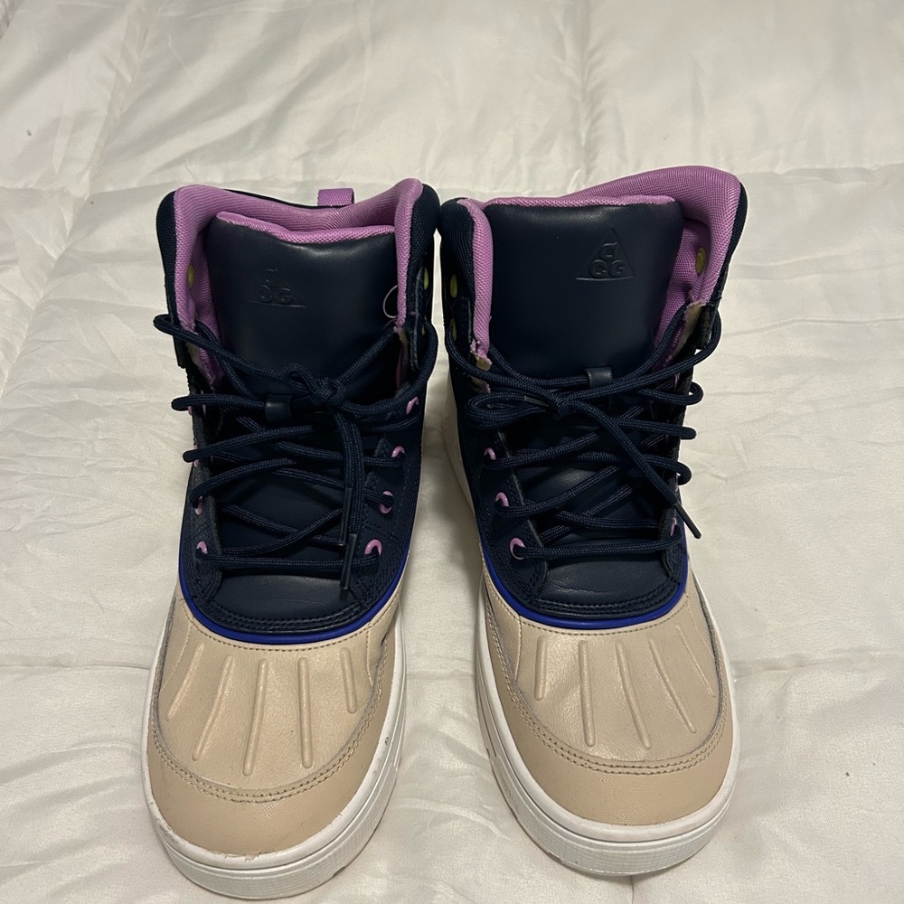 Nike ACG Beige and Navy Boots with Purple Accents